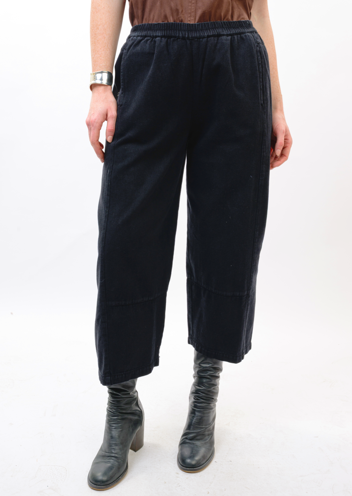 Black Barrel Jean